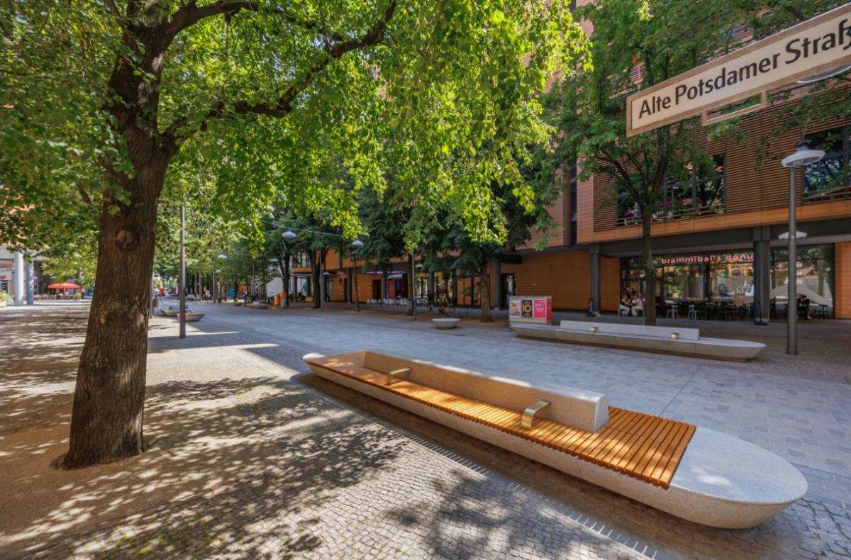 Potsdamer Platz - Bank und Baum - Alte Potsdamer Straße