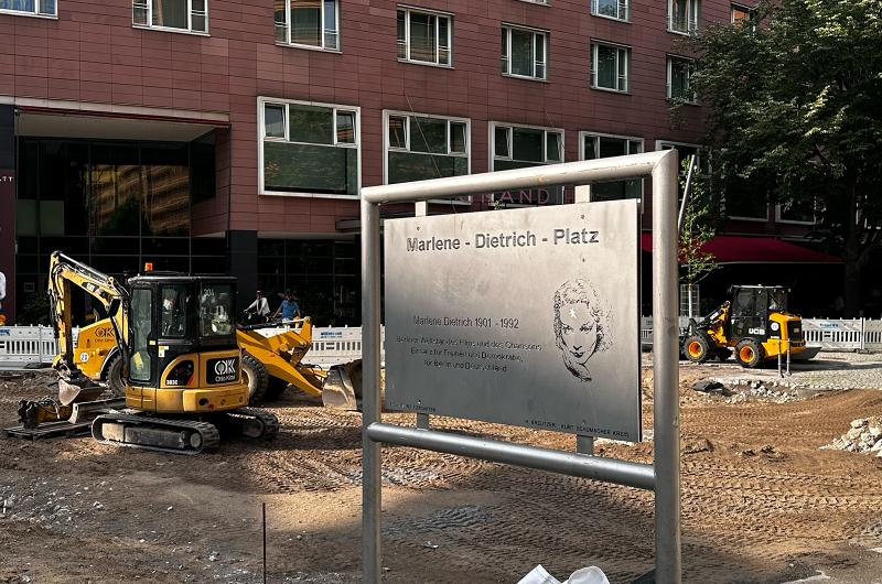 Marlene-Dietrich-Platz 